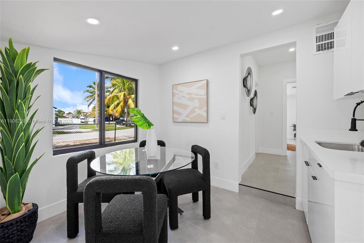Foto principal - 3574 NW 12th St
