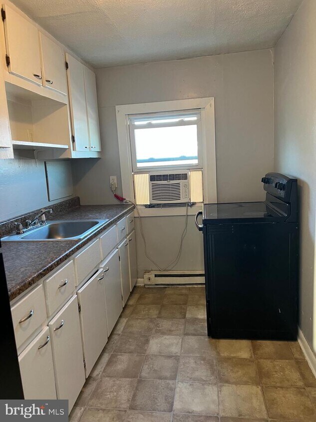 Primary Photo - 202 S Samuel St