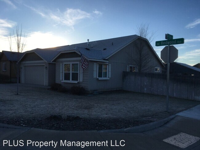 Building Photo - 3 br, 2 bath House - 712 NE Redwood