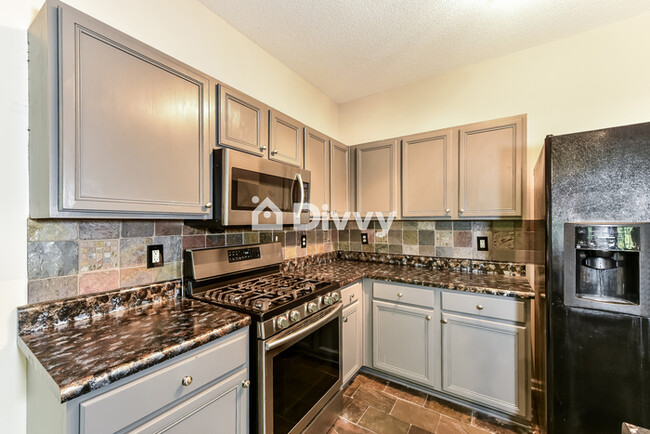 Foto del edificio - 408 Parc River Blvd