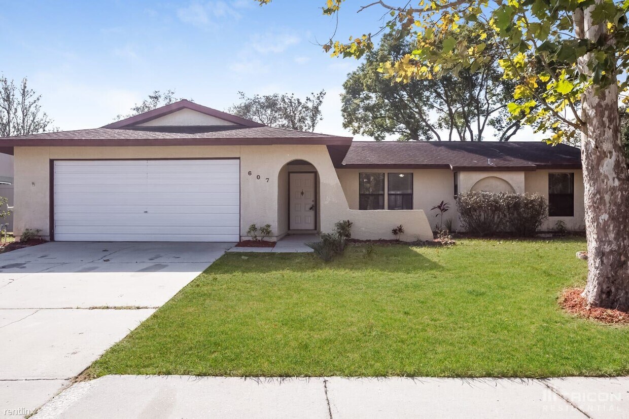 Primary Photo - 607 Fieldstone Dr