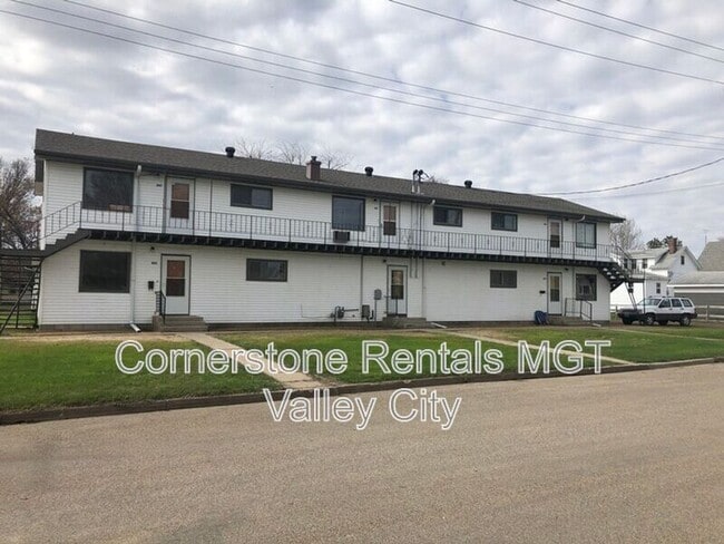 Building Photo - 807 3rd St SW