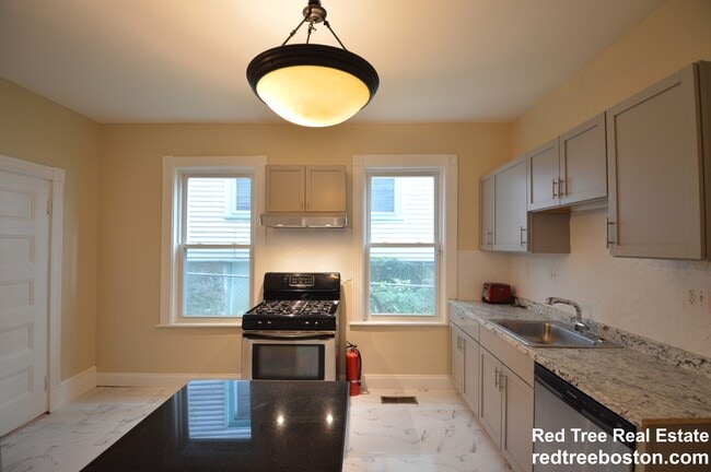 Photo - 10 Bucknam St Apartment