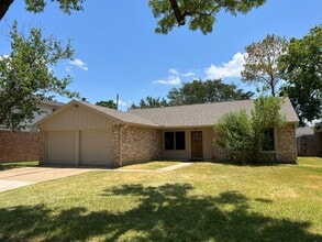 Building Photo - 15951 Manfield Dr