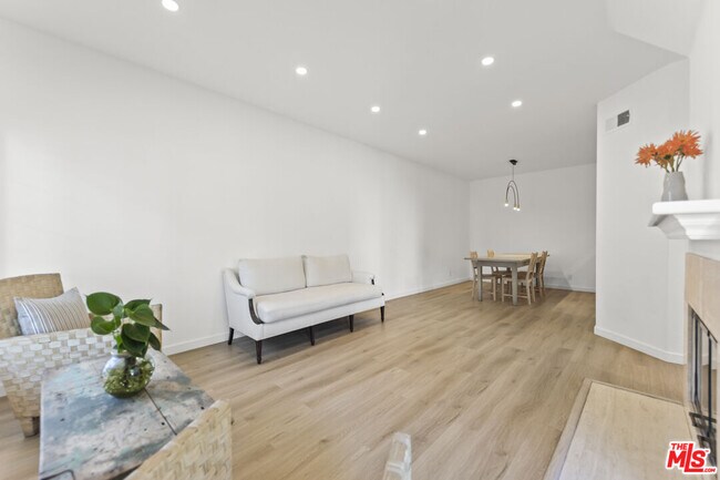 Foto del edificio - 5533 Spanish Oak Ln