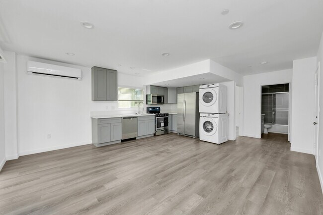 Foto del edificio - 25134 Frampton Ave