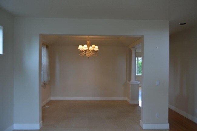 Building Photo - 4 br, 2.5 bath House - 140 SW Delta Ave