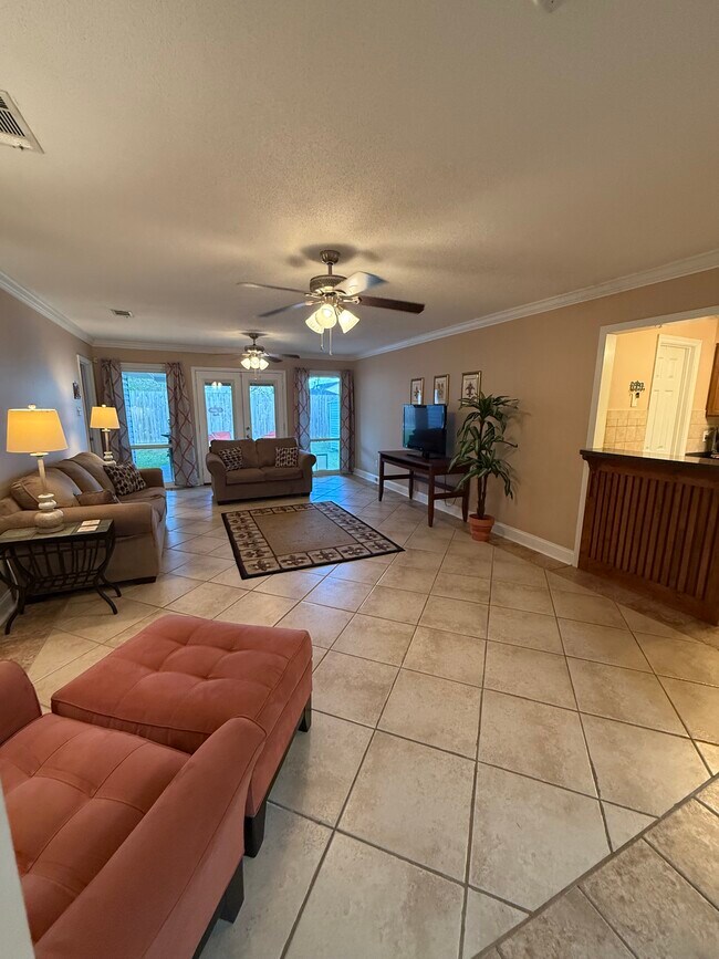 Foto del edificio - 1451 Aris Ave