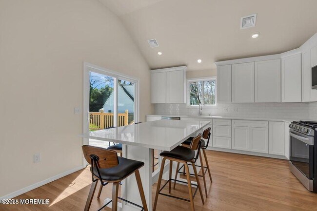 Foto del edificio - 34 Chadwick Ave