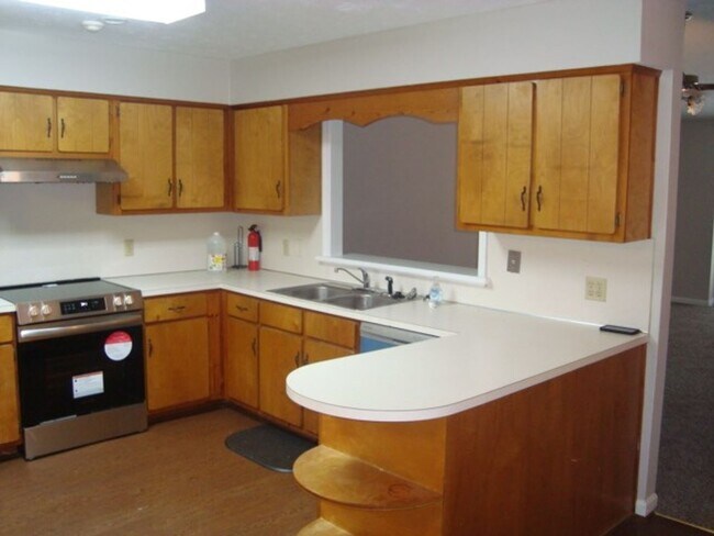 Foto del edificio - Three bedroom/2bathroom Condo available fo...