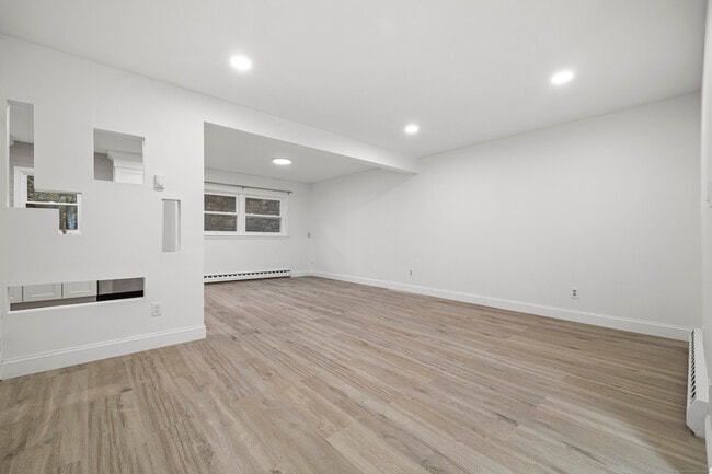 Building Photo - 45 Highview Ave