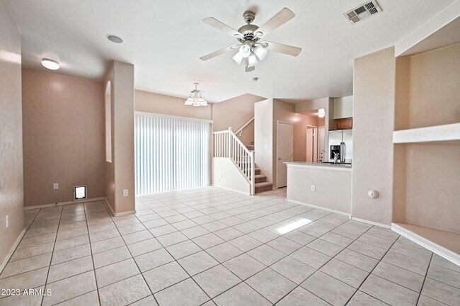 Building Photo - 1559 S Longspur Ln