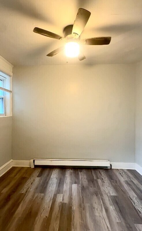 Foto del edificio - 1702 Wagner Ave