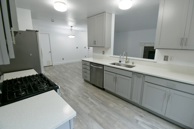 Foto del edificio - 2430 106th Dr SE