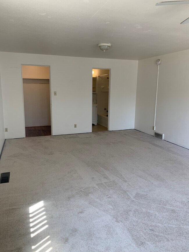 Building Photo - 1099 Marine St