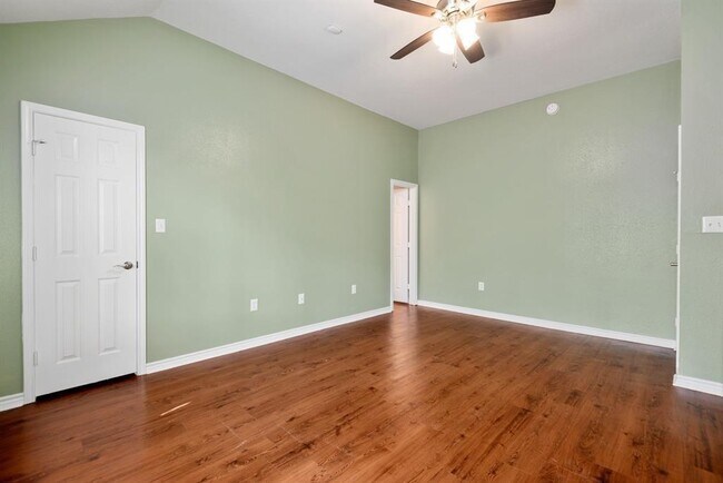 Foto del edificio - 16795 Cottonwood Ln