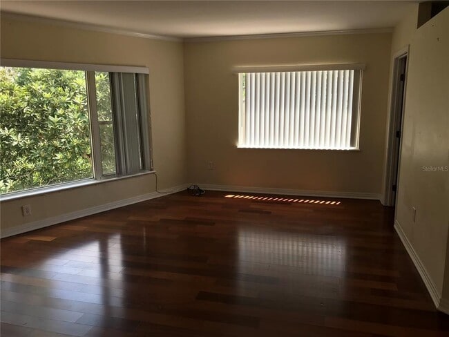 Foto del edificio - 640 N Park Ave