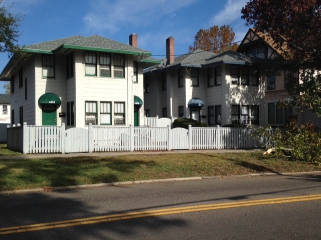 Primary Photo - 2351-2355 Park St