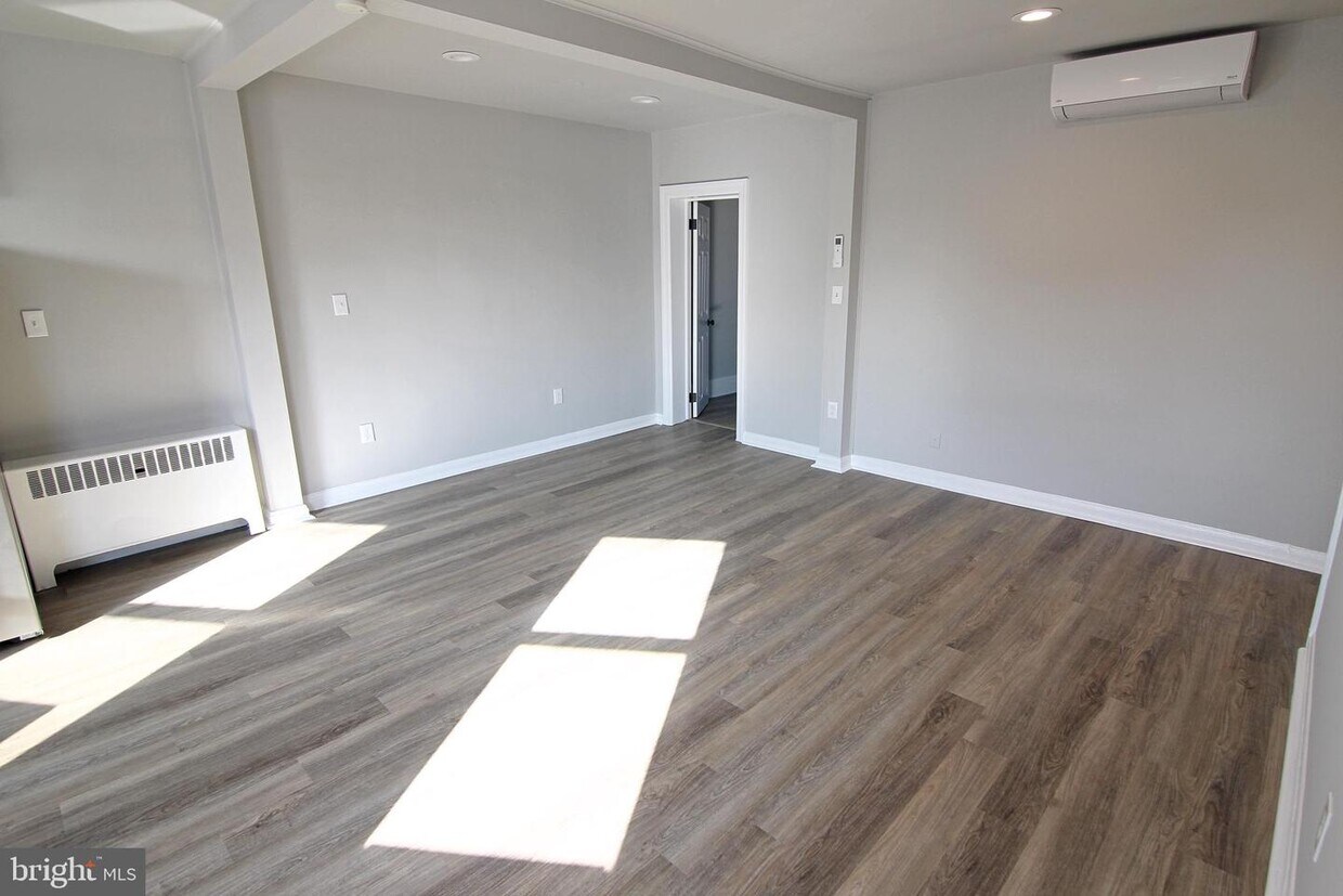 66 E 4th St Unit 2D, Bridgeport, PA 19405 Room for Rent in Bridgeport