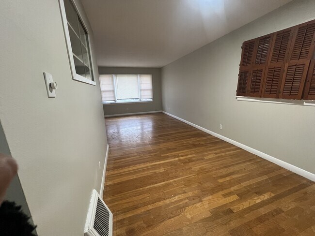 Foto del edificio - 1006 Highmont Dr