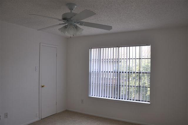 Foto del edificio - 5630 Spring Valley Rd