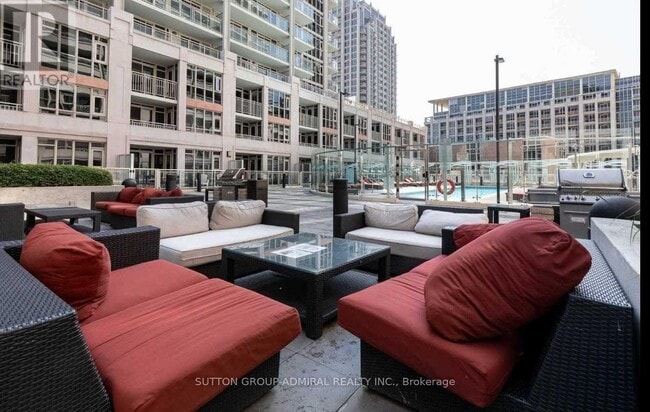 Building Photo - 38 Grand Magazine St