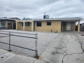 Building Photo - 2600 E Vana Ave