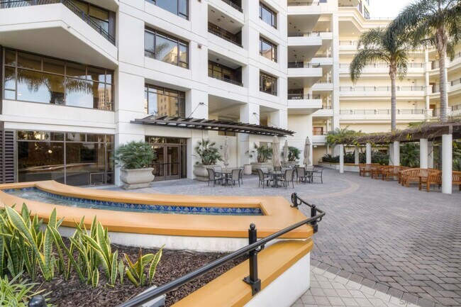 Building Photo - 700 W Harbor Dr