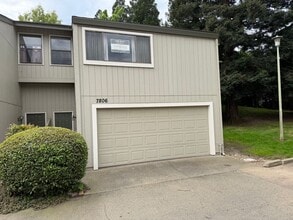 Building Photo - 7806 Wren Ln