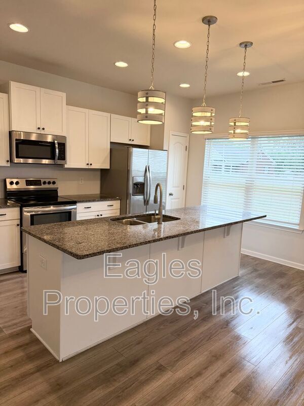 Foto del edificio - 207 Timberline Oak Dr