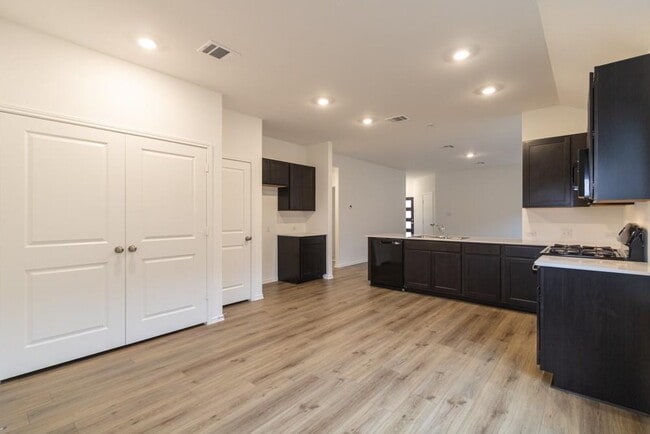 Building Photo - 309 Canley Lp