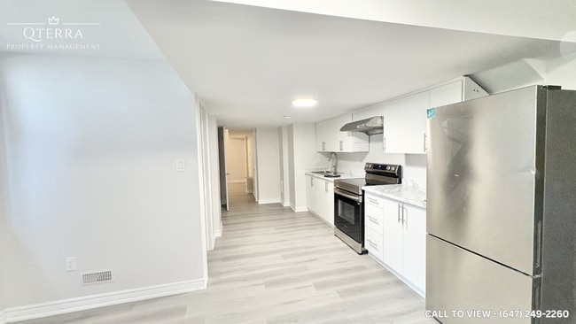 Building Photo - 1190 Drinkle Cres