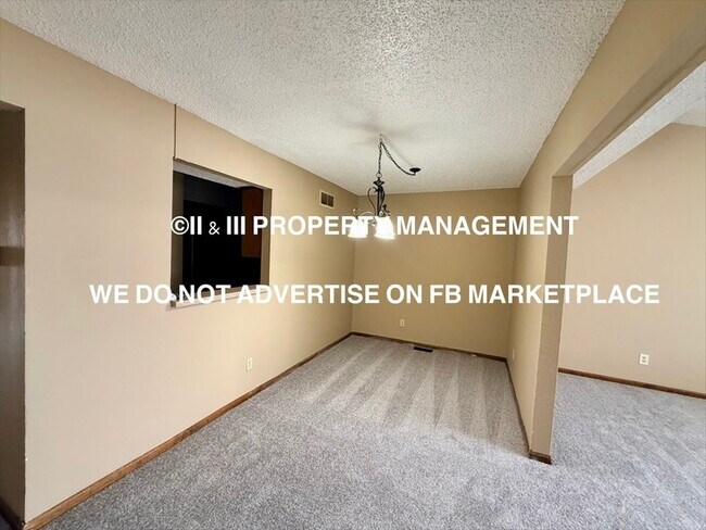 Foto del edificio - 1424 E Mart-Way Cir