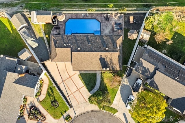 Foto del edificio - 1377 Hazelwood Pl