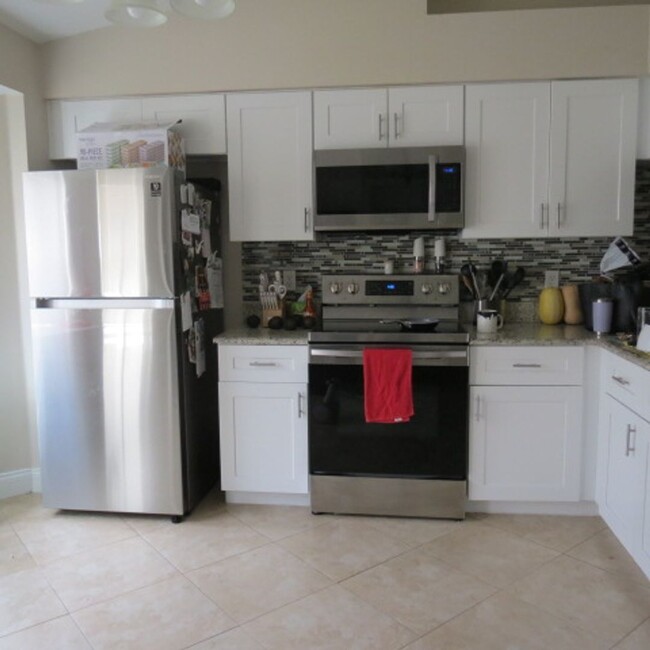 Building Photo - Alafaya Woods 3 bed, 2 bath, A rated Semin...