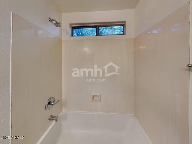 Foto del edificio - 3453 N Almar