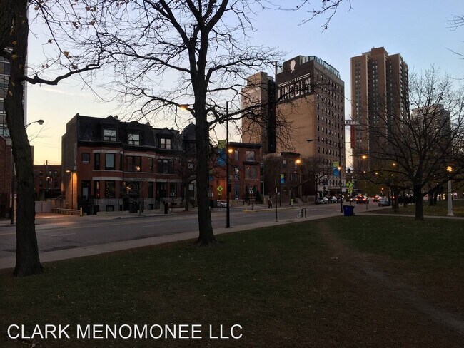 Building Photo - 1760 N Clark St