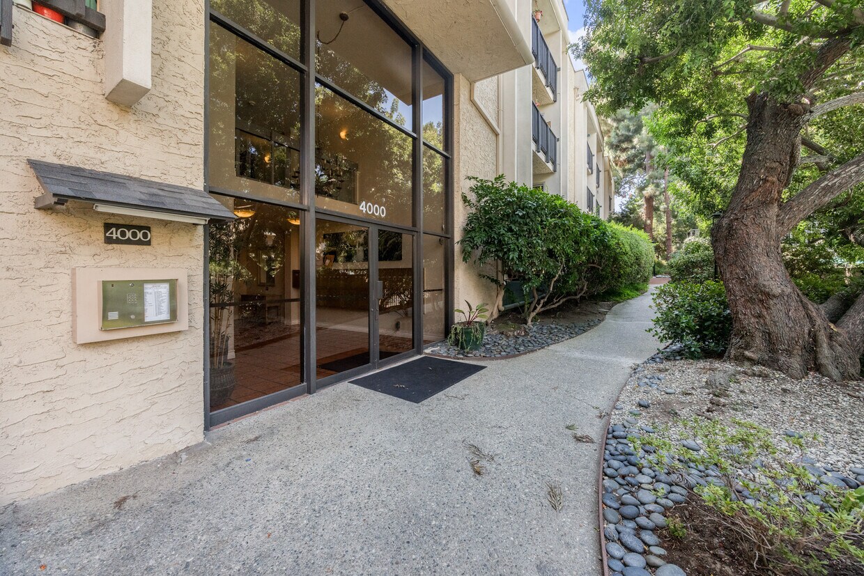 Foto principal - 4201 Raintree Cir
