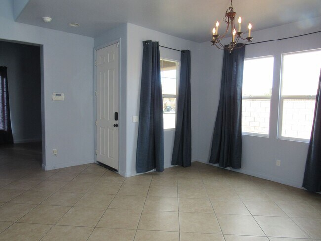 Foto del edificio - (APPLICATION PENDING) Large East Lancaster...