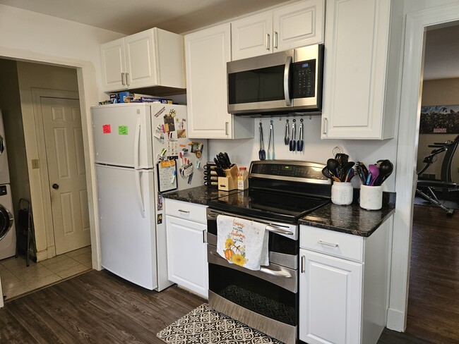 Kitchen available to all renters - 605 Dulles Cir