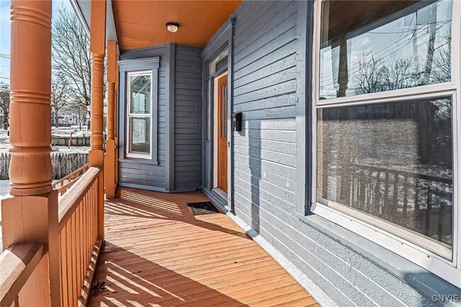 Building Photo - 302 Kellogg St