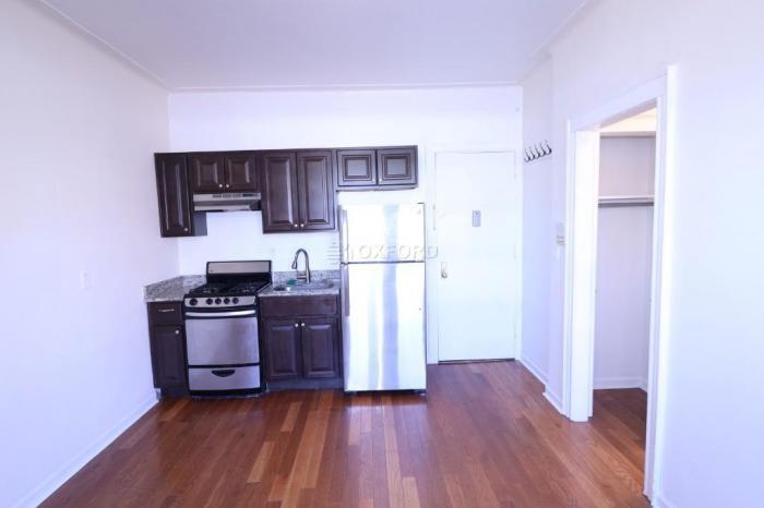 Foto principal - 1 bedroom in Queens NY 11354