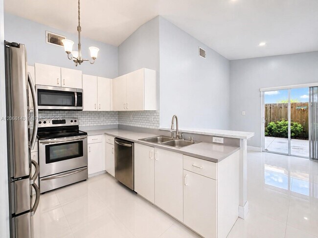 Foto del edificio - 9720 SW 164th Ave