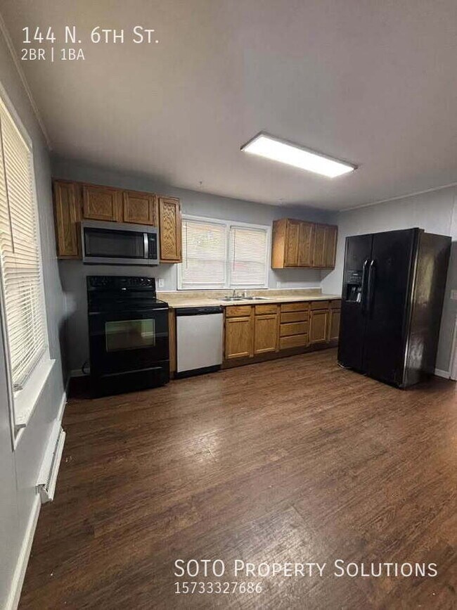 Foto del edificio - 144 N 6th St