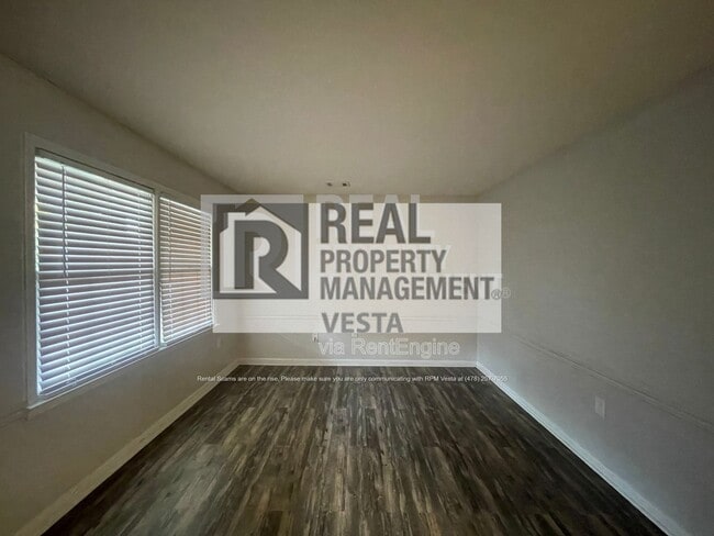 Foto del edificio - 406 Russell Pkwy