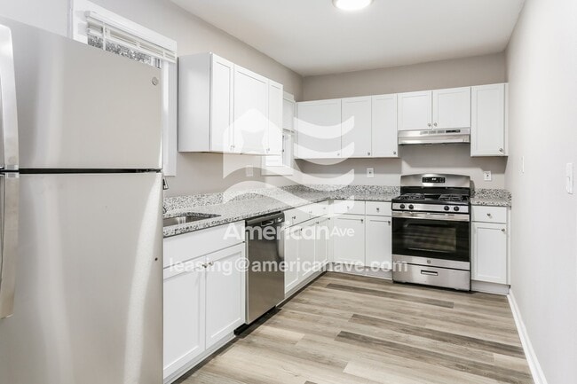 Building Photo - 2601 Westbrook Dr