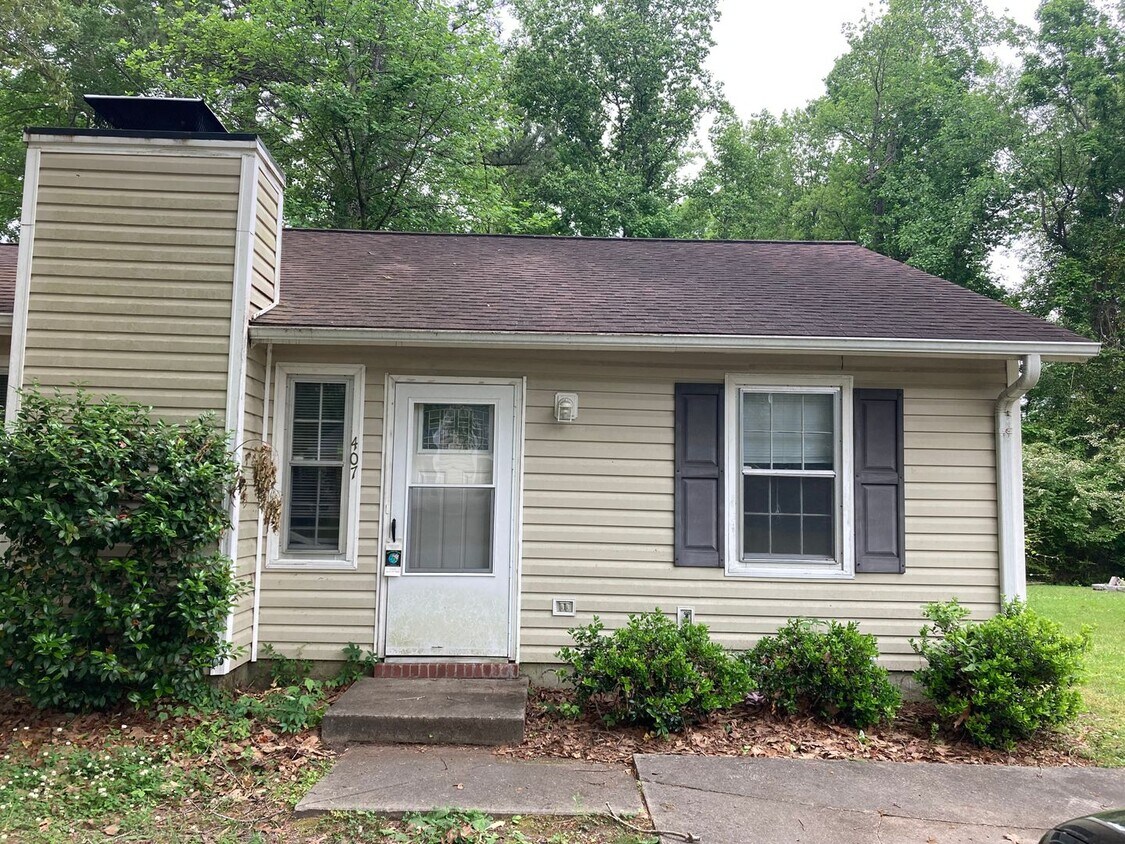 Foto principal - 2 Bed 2 Bath Duplex for Rent