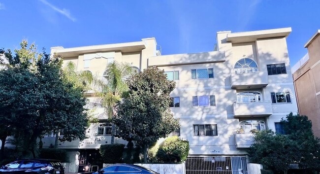 Building Photo - 120 N Swall Dr