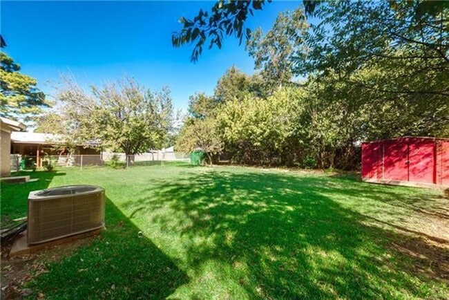 Foto del edificio - 1story home in McDonnell Parkside area