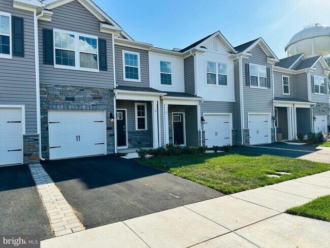 Foto del edificio - 8 ELEANOR Ln